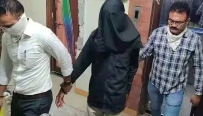 বান্ধবীকে টুকরো করে হত্যা, সেদ্ধ করে গায়েবের চেষ্টা