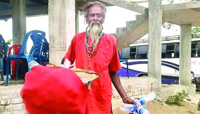 পুরোনো প্লাস্টিকে বেঁচে থাকার সংগ্রাম 