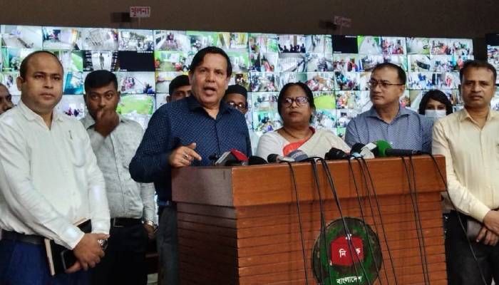হামলাকারীদের ছাড় দেওয়া হবে না : ইসি আহসান হাবিব