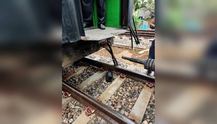 আখাউড়ায় ঢাকাগামী ট্রেনের দুই বগির সংযোগ বিচ্ছিন্ন