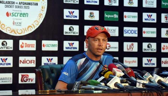 মাঠের বাইরেও রশিদদের ‘শূন্যতা’
