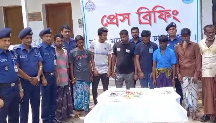 মাদকের টাকা জোগাড় করতে চুরি-ছিনতাই, গ্রেপ্তার ১১
