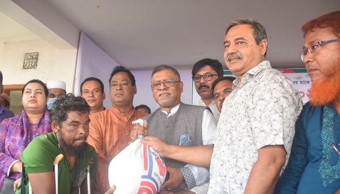 বিশ্বে জিনিসপত্রের দাম কমছে, দেশেও কমবে : স্বাস্থ্যমন্ত্রী