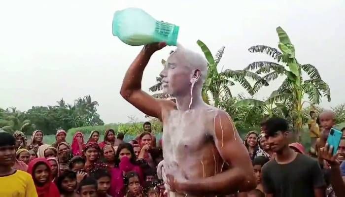 প্রেমে বিচ্ছেদের পর দুধ দিয়ে গোসল করলেন আহাদ