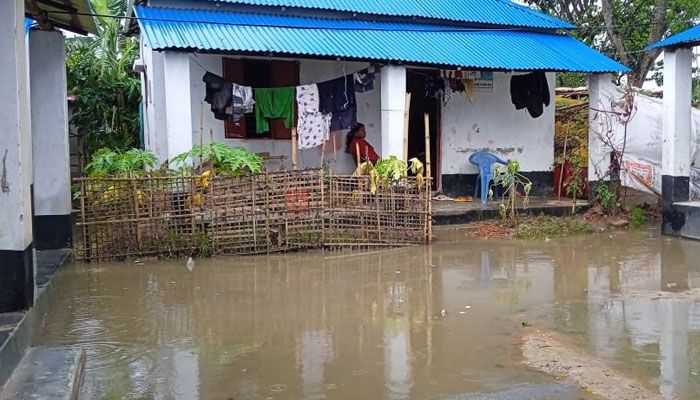 আখাউড়ার আশ্রয়ণ প্রকল্পে জলাবদ্ধতায় দুর্ভোগ 