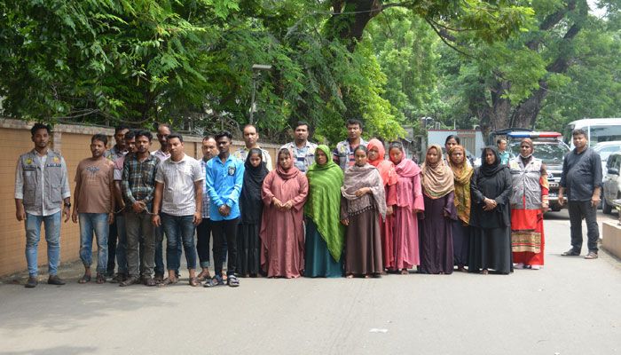 রাজধানীতে নারী পকেটমার চক্রের সন্ধান, আটক ১৬ 