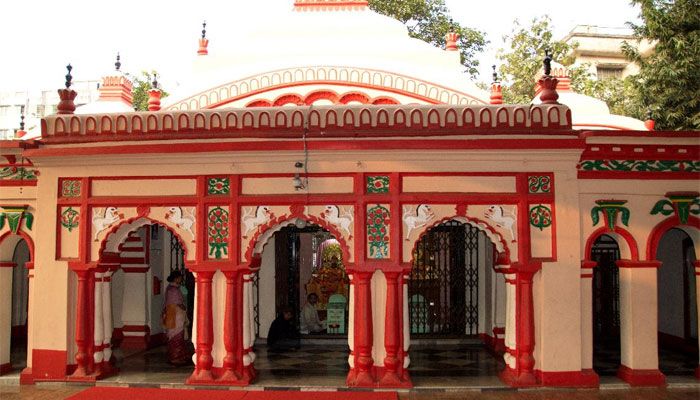 ঢাকেশ্বরী মন্দিরের সোনা চুরি: তিন জনের ৮ বছরের দণ্ড