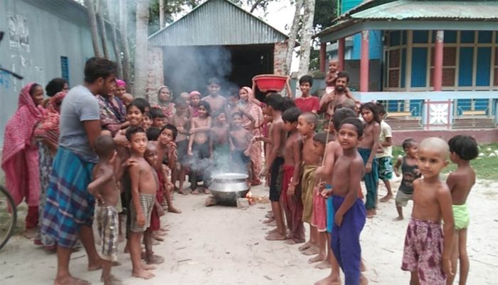 বৃষ্টির আশায় ব্যাঙের বিয়ে!