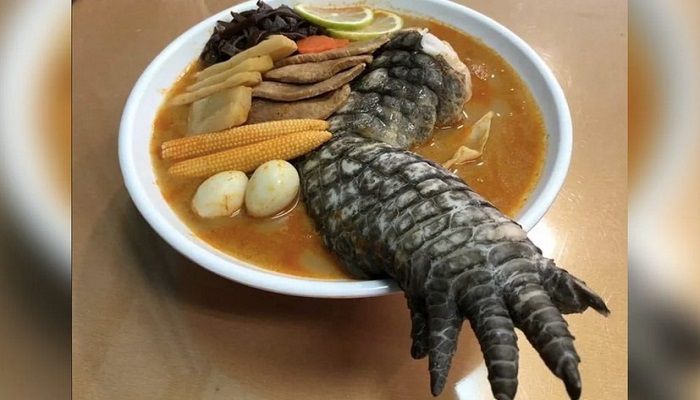 ‘গডজিলা রামেন’ খেতে যে দেশে যাবেন 