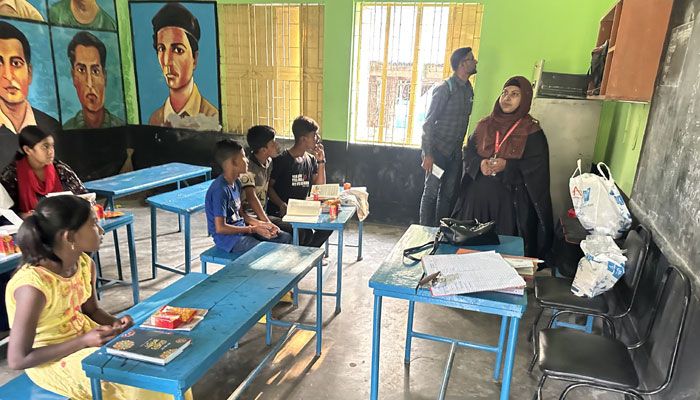 ছোটদের নাশতার টাকা যাচ্ছে বড়দের পকেটে