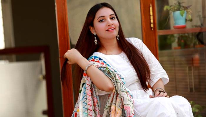 গরমে রোজকার মেকআপ 