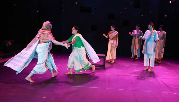 ‘আমি বীরাঙ্গনা বলছি’ নাটকের বিশেষ প্রদর্শনী