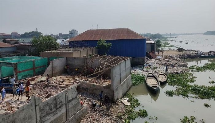 বংশী নদী দখলের ঘটনায় সাভারের ইউএনওকে হাইকোর্টের তলব