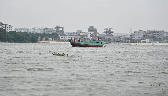 তুরাগে বাড়ছে পানি