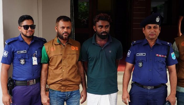 রূপগঞ্জে অস্ত্র ও মাদকসহ সন্ত্রাসী গ্রেপ্তার
