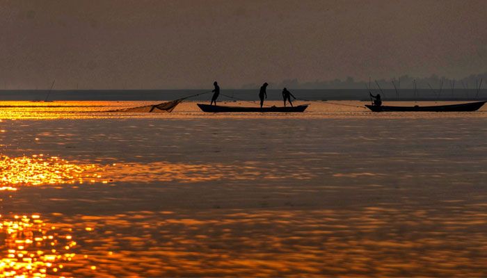 দীর্ঘতম দিনের গোধূলি বেলায়