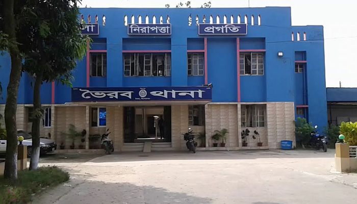 ফুটবল খেলা নিয়ে সংঘর্ষে আহত ২০