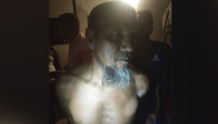 চাপাতির কোপে প্রাণ গেল কৃষকের