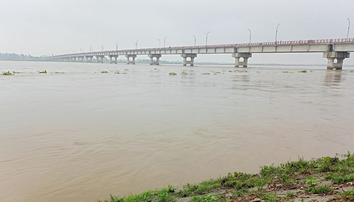 উজানের ঢলে উত্তরের নদ-নদীতে পানি বৃদ্ধি অব্যাহত
