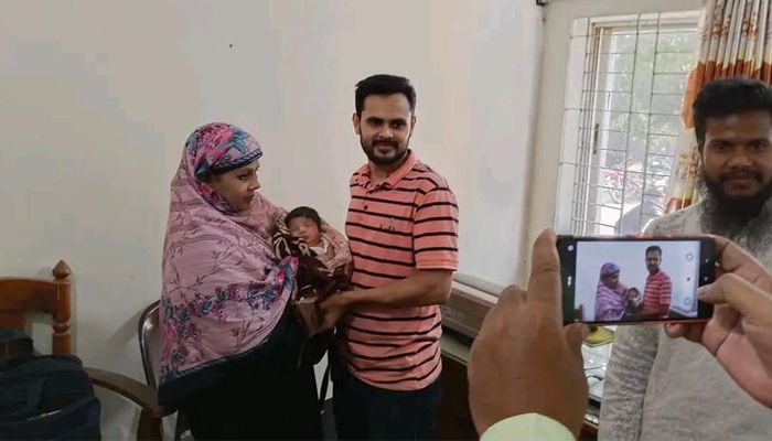 নাটোর সদর হাসপাতাল থেকে চুরি হওয়া নবজাতক কুষ্টিয়ায় উদ্ধার