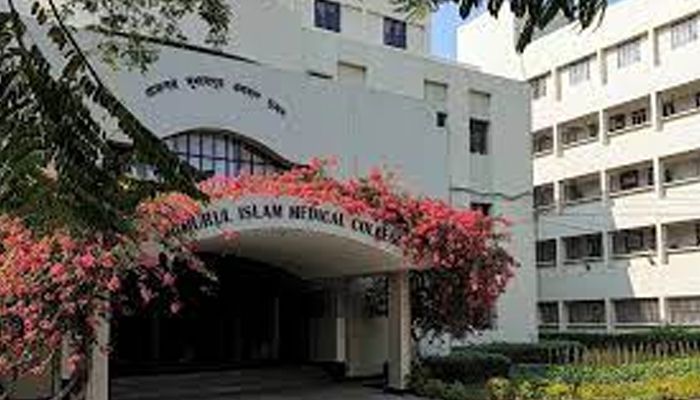 রাতের খাবার খেয়ে একই পরিবারের ১০ জন অচেতন