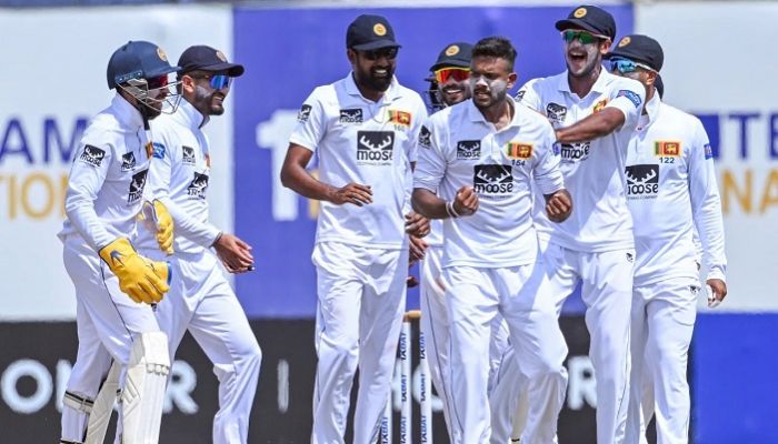 গলে জয়সুরিয়া তোপে কাঁপছে পাকিস্তান