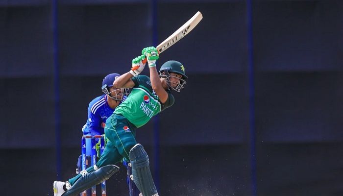 ভারতের সামনে পাকিস্তানের ৩৫৩ রানের চ্যালেঞ্জ