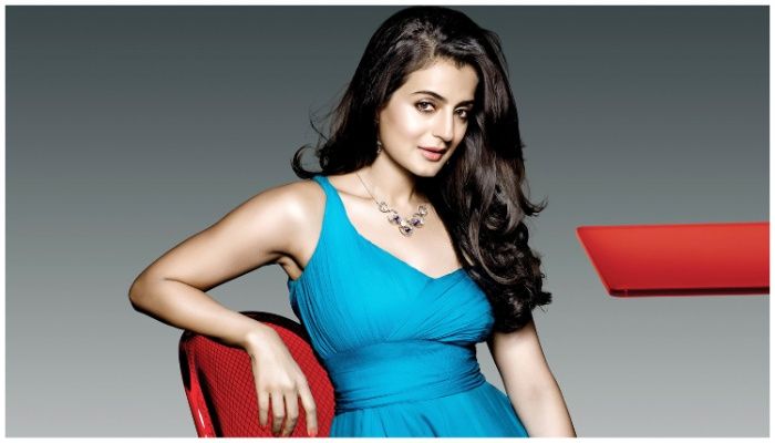 ওটিটির সমালোচনায় আমিশা