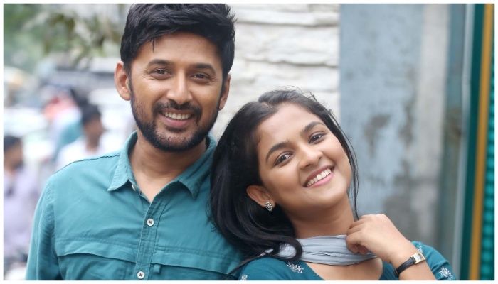 কাছাকাছি পাশাপাশি মনোজ-সাদিয়া