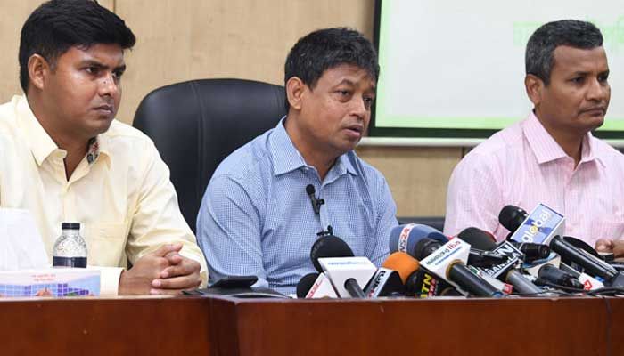 ডিএমপি মিডিয়া সেন্টার আয়োজিত সংবাদ সম্মেলন ডিবি প্রধান অতিরিক্ত কমিশনার হারুন অর রশীদ। ছবি : সংগৃহীত