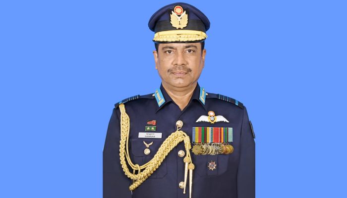 বিমানবাহিনীর প্রধান এয়ার চিফ মার্শাল শেখ আব্দুল হান্নান। ছবি : আইএসপিআর