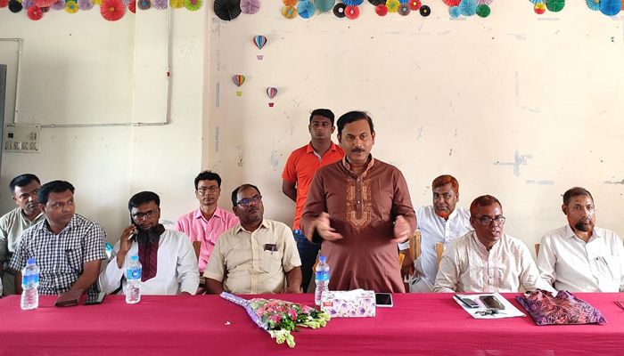 শিক্ষকদের দাবি প্রধানমন্ত্রীর কাছে পৌঁছে দেব : এমপি আজিজ