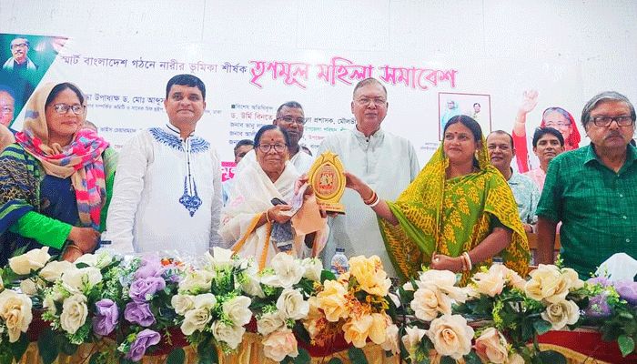 কলাবতীর কারিগর রাধাবতীকে সম্মাননা