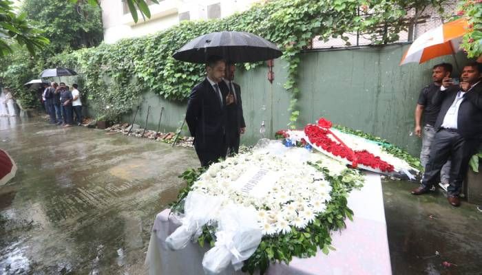 হোলি আর্টিজানে নিহতদের প্রতি রাষ্ট্রদূতদের শ্রদ্ধা