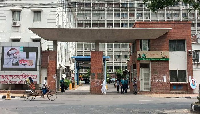 পাঁচ দিনের ছুটি শেষে রবিবার অফিস খুলছে