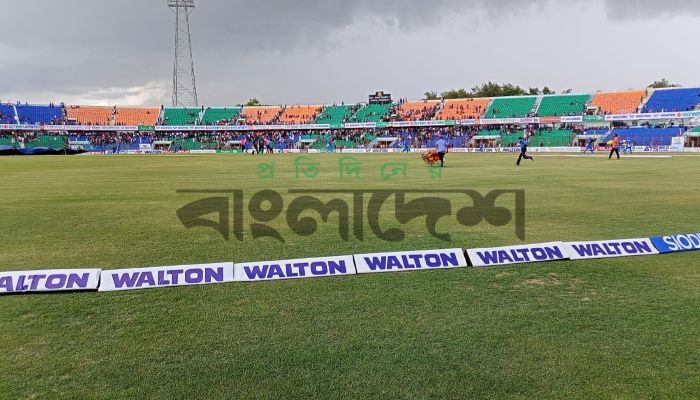 বৃষ্টির বাগড়ায় বন্ধ প্রথম ওয়ানডে