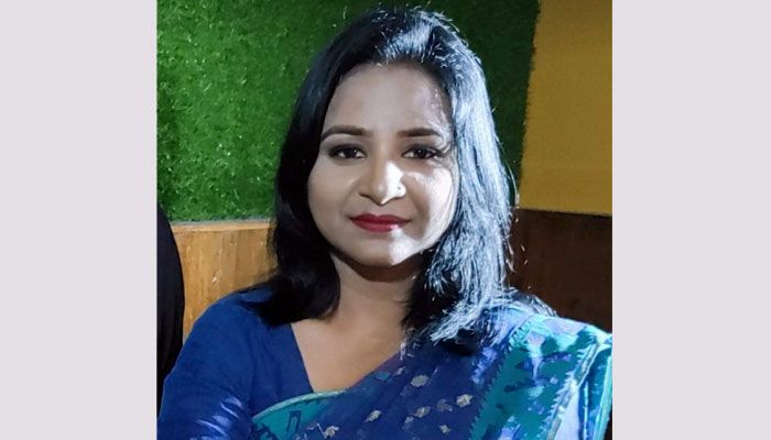 রাজশাহীতে ভারতীয় ভিসা সেন্টারে ঢুকে হুমকি, নারী গ্রেপ্তার