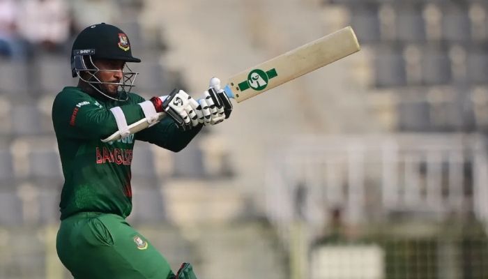 সাকিব-মুশফিককে খুইয়ে বড় বিপদে বাংলাদেশ