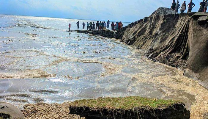 যমুনায় পানি বৃদ্ধি, কাজিপুর স্পার বাঁধের ৩০ মিটার ধস