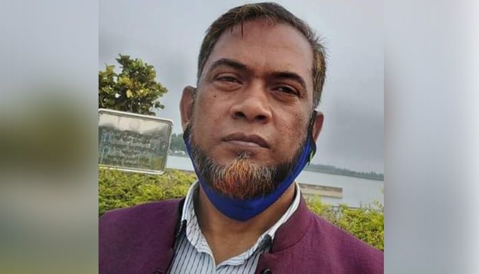বেতন কমল ঘুষ নেওয়া সেই শিক্ষা কর্মকর্তার