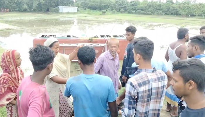 দিনাজপুরে পৃথক সড়ক দুর্ঘটনায় দুজন নিহত, আহত ১১