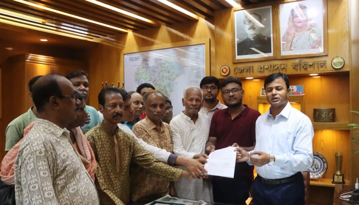 খেলার মাঠ রক্ষায় প্রধানমন্ত্রীকে চিঠি