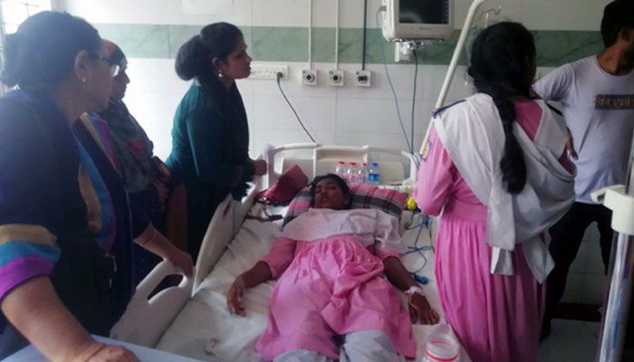 টিয়ার গ্যাসের ধোঁয়ায় অসুস্থ অর্ধশত শিক্ষার্থী, হাসপাতালে ভর্তি ২৭ 