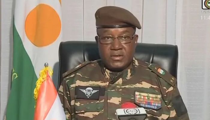 নিজেকে নাইজারের সরকার প্রধান ঘোষণা করলেন যে জেনারেল 