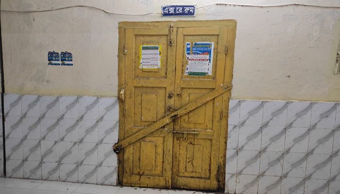 ১৬ বছর ধরে এক্স-রে কক্ষটি তালাবদ্ধ
