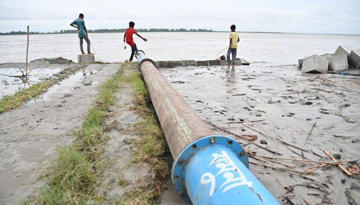 যমুনার পাড়ে