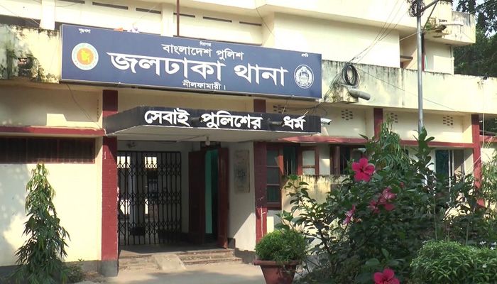 ‘ধর্ষণে’ ব্যর্থ হয়ে কিশোরীকে গলা কেটে হত্যাচেষ্টা