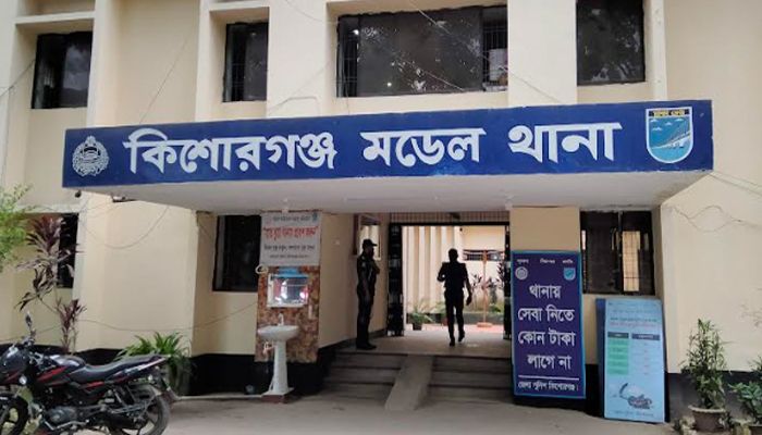 রশিতে ঝুলছে স্বামী, হাসপাতালের বিছানায় জখম স্ত্রী