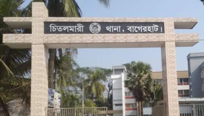 বাল্ব খোলার সময় বিদ্যুৎস্পৃষ্ট হয়ে ২ জনের মৃত্যু
