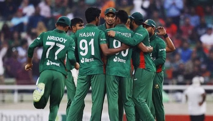 সেমির দৌড়ে বাংলাদেশকেও দেখছেন ম্যাককালাম